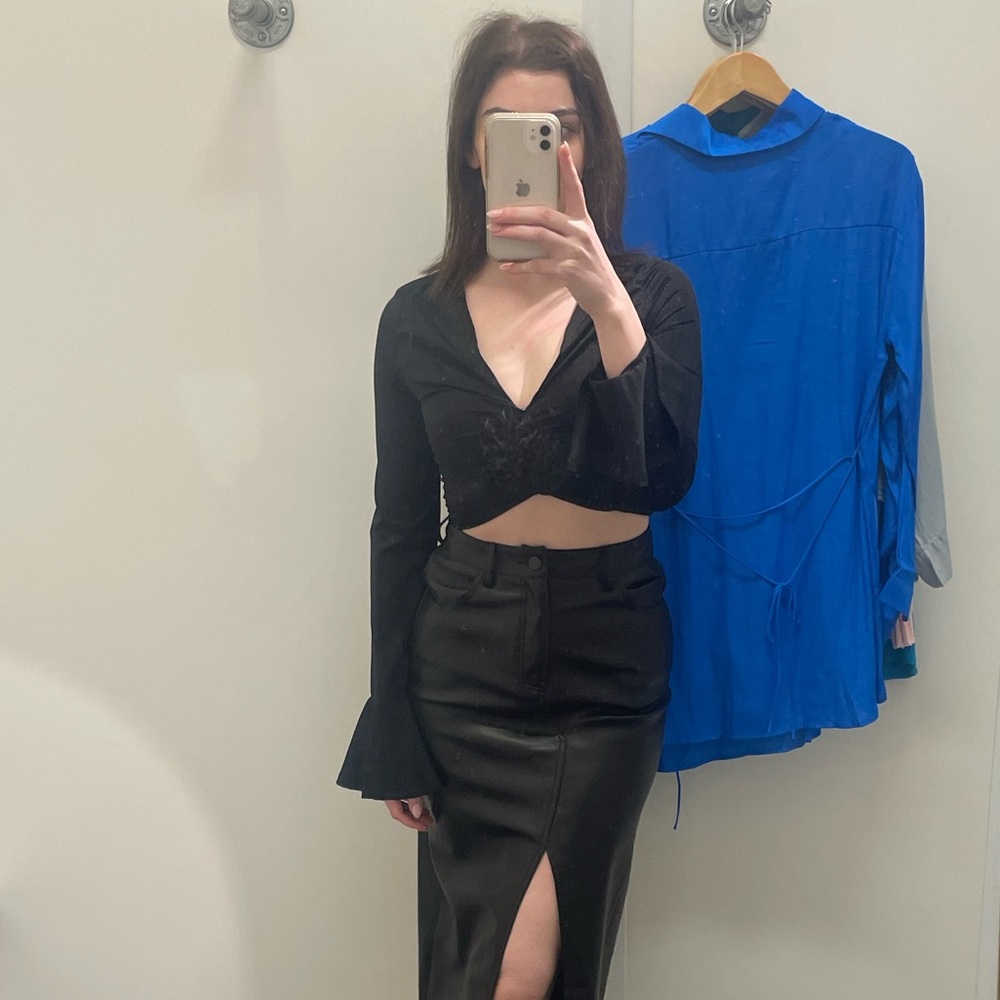 Bell Sleeve Cropped Vestique Shirt